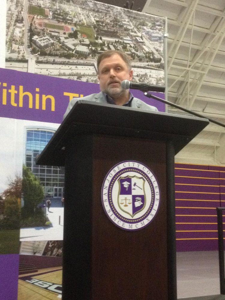 Anti-racist activist Tim Wise lectures and opens active discussion with students on the San Jose City College campus Thursday, April 20.