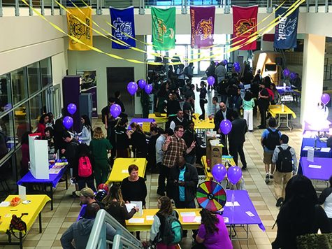 Students gather in the Student Center to get information about the different departments and programs offered at SJCC during the major fair on Wednesday, April 25, 2018.